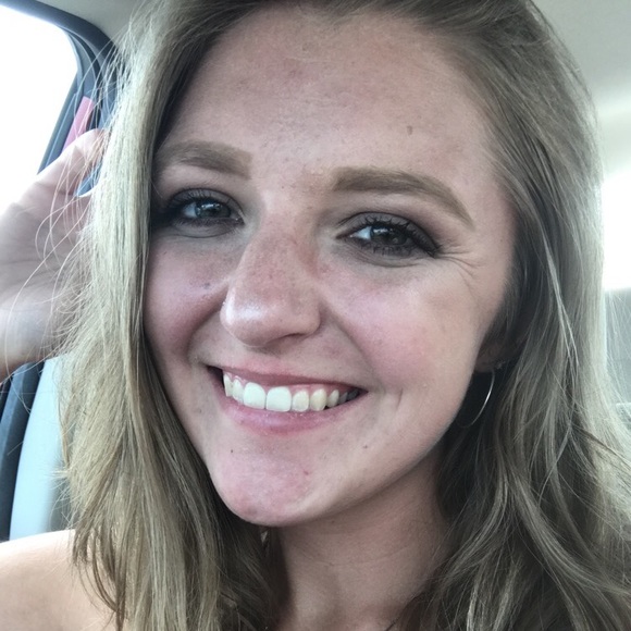 Meet your Posher, Abby - Picture 1 of 1